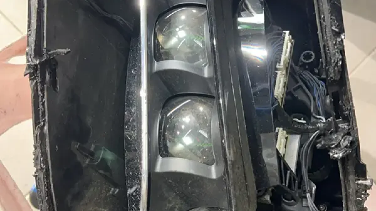 慧達汽車中古零件-台南車燈維修-台南車燈翻新-台南汽車中古零件買賣_works_車燈翻新_03